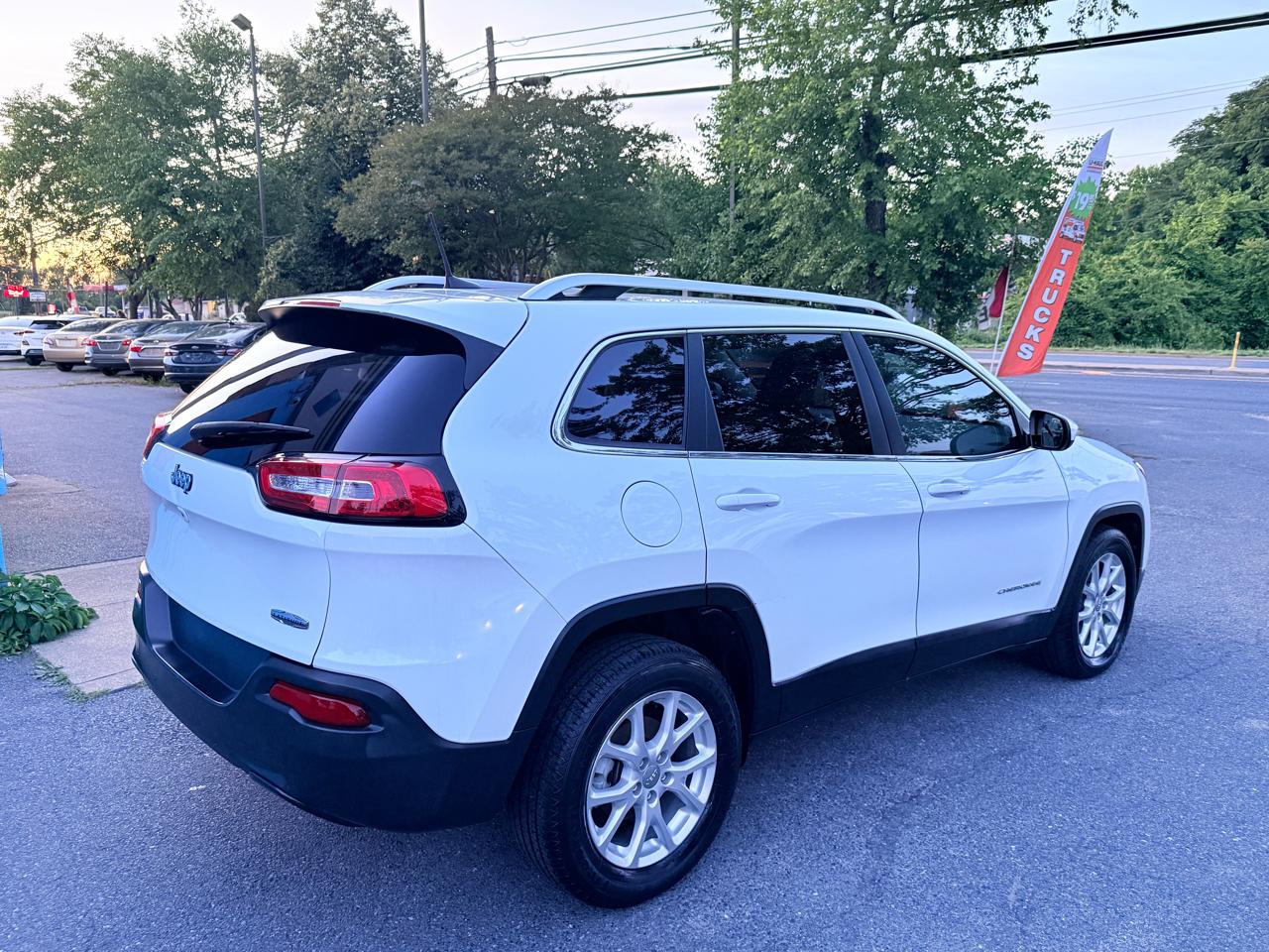 Jeep Cherokee Latitude FWD 2016