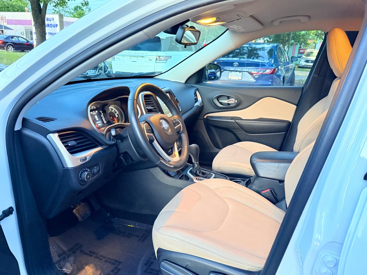 Jeep Cherokee Latitude FWD 2016