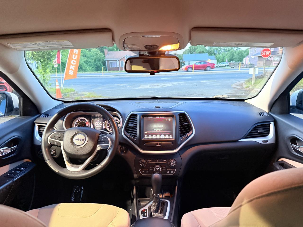 Jeep Cherokee Latitude FWD 2016