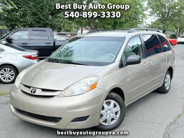 2008 Toyota Sienna LE 8 Passenger