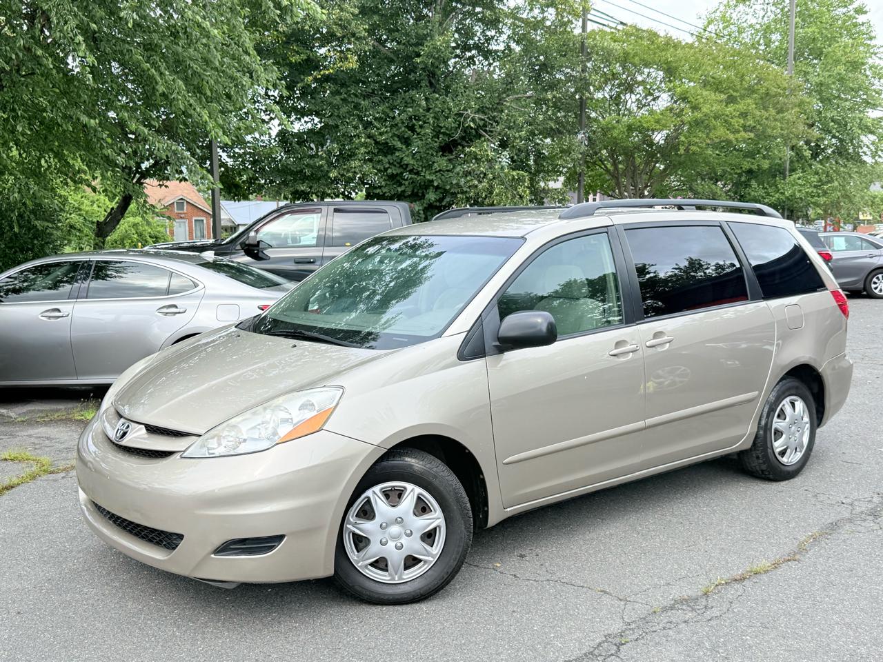 Toyota Sienna LE FWD 8-Passenger Seating 2008