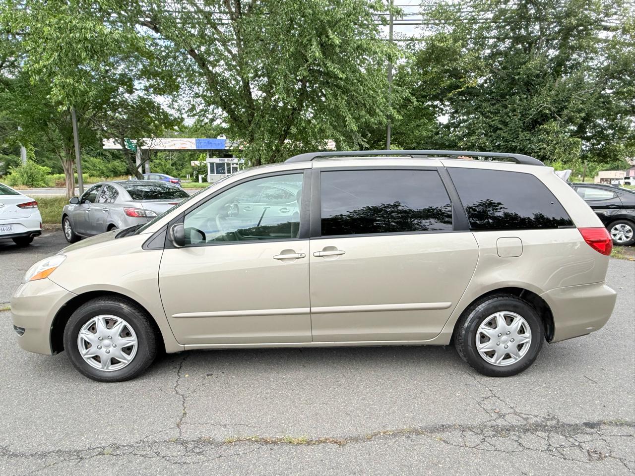 Toyota Sienna LE FWD 8-Passenger Seating 2008