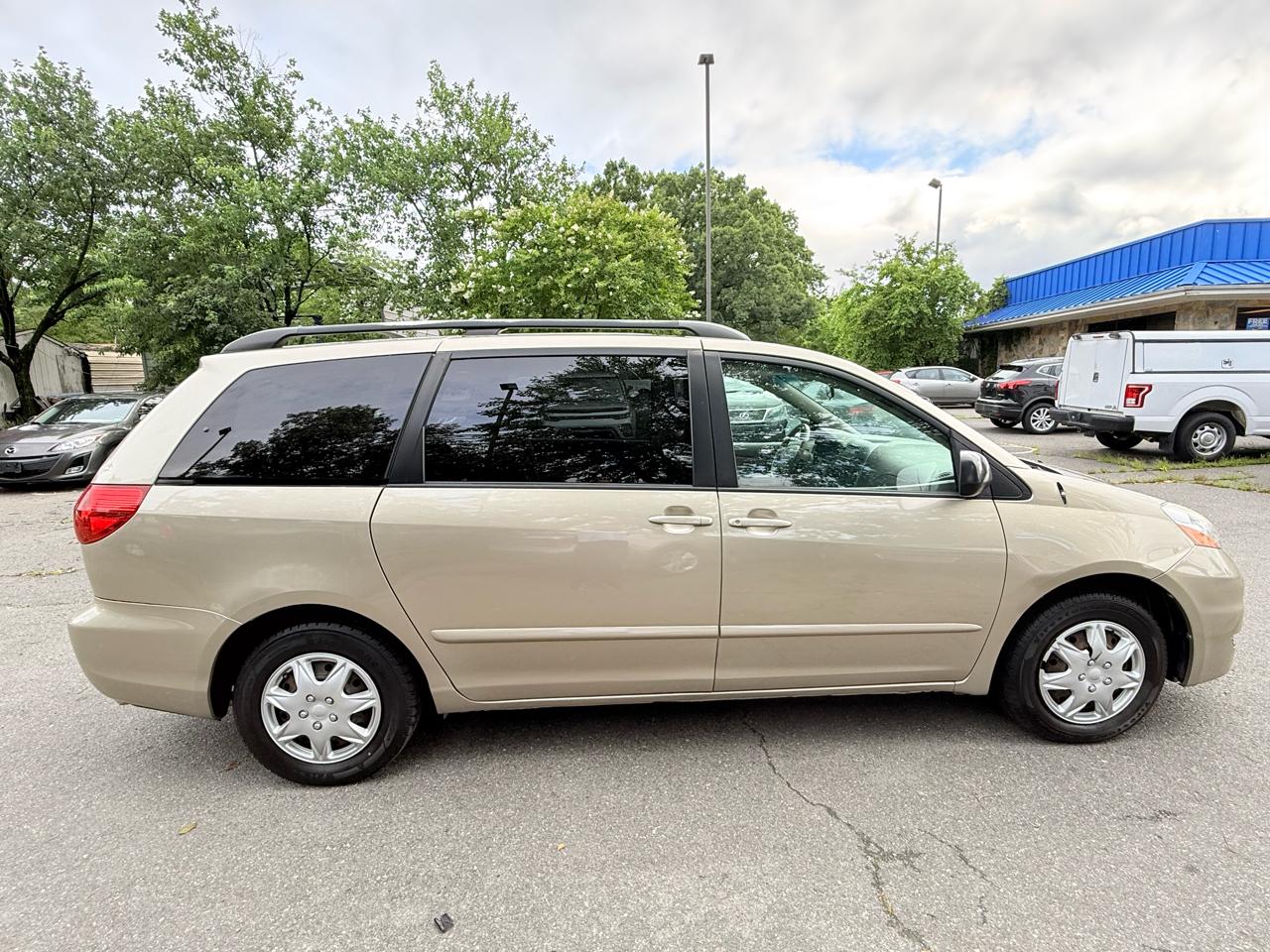 Toyota Sienna LE FWD 8-Passenger Seating 2008