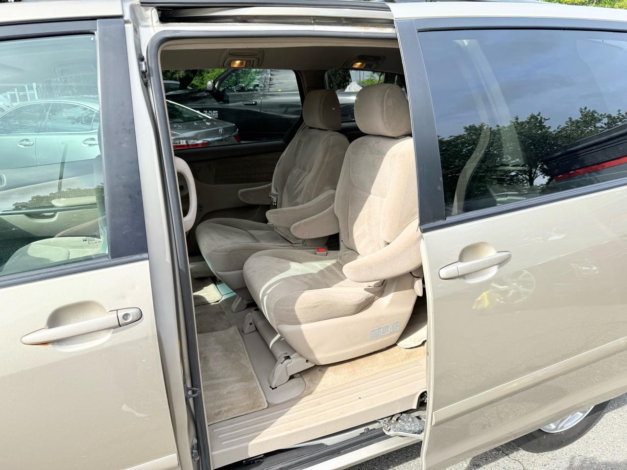 Toyota Sienna LE FWD 8-Passenger Seating 2008