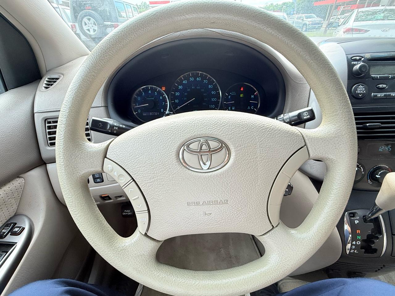 Toyota Sienna LE FWD 8-Passenger Seating 2008