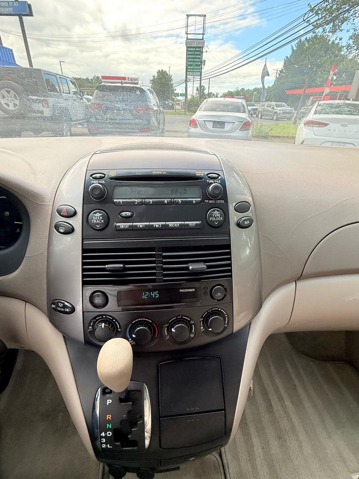 Toyota Sienna LE FWD 8-Passenger Seating 2008