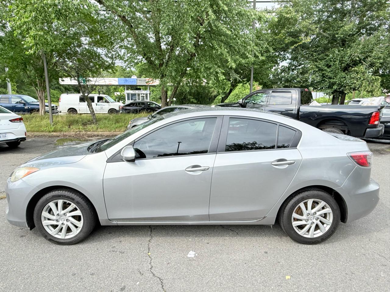Mazda MAZDA3 i Touring 4-door 2012