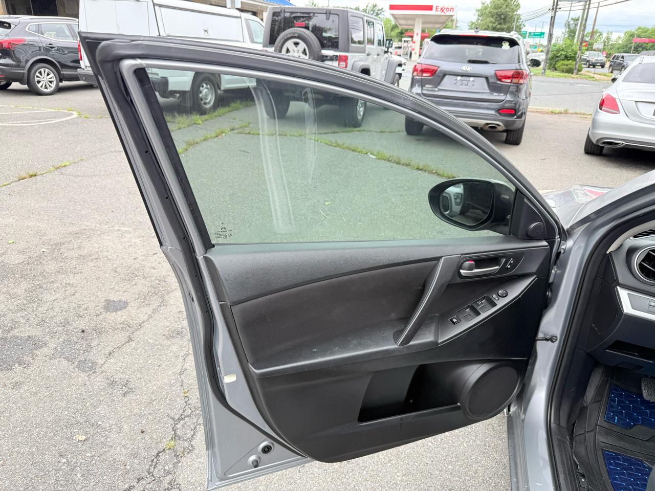 Mazda MAZDA3 i Touring 4-door 2012