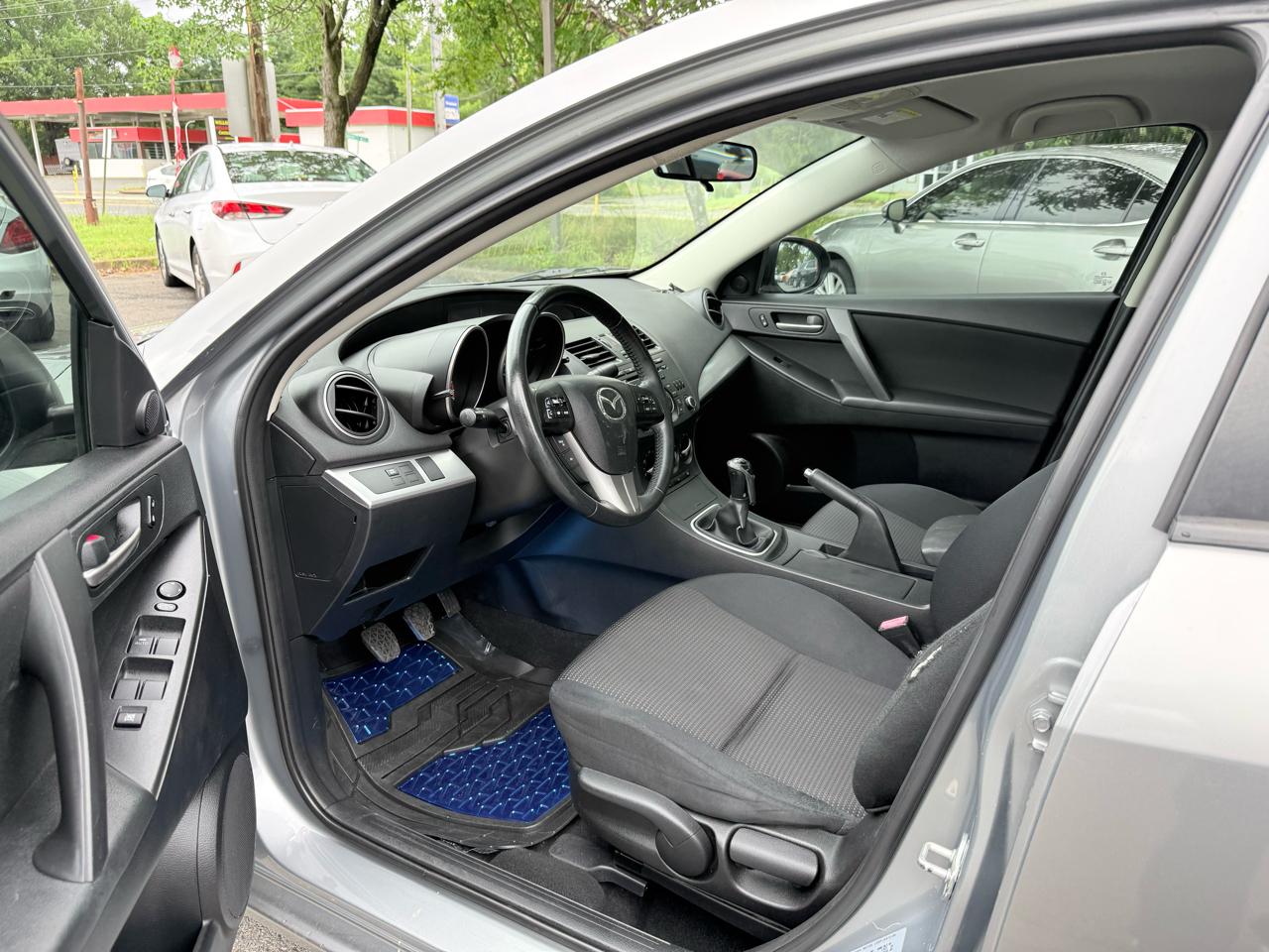Mazda MAZDA3 i Touring 4-door 2012