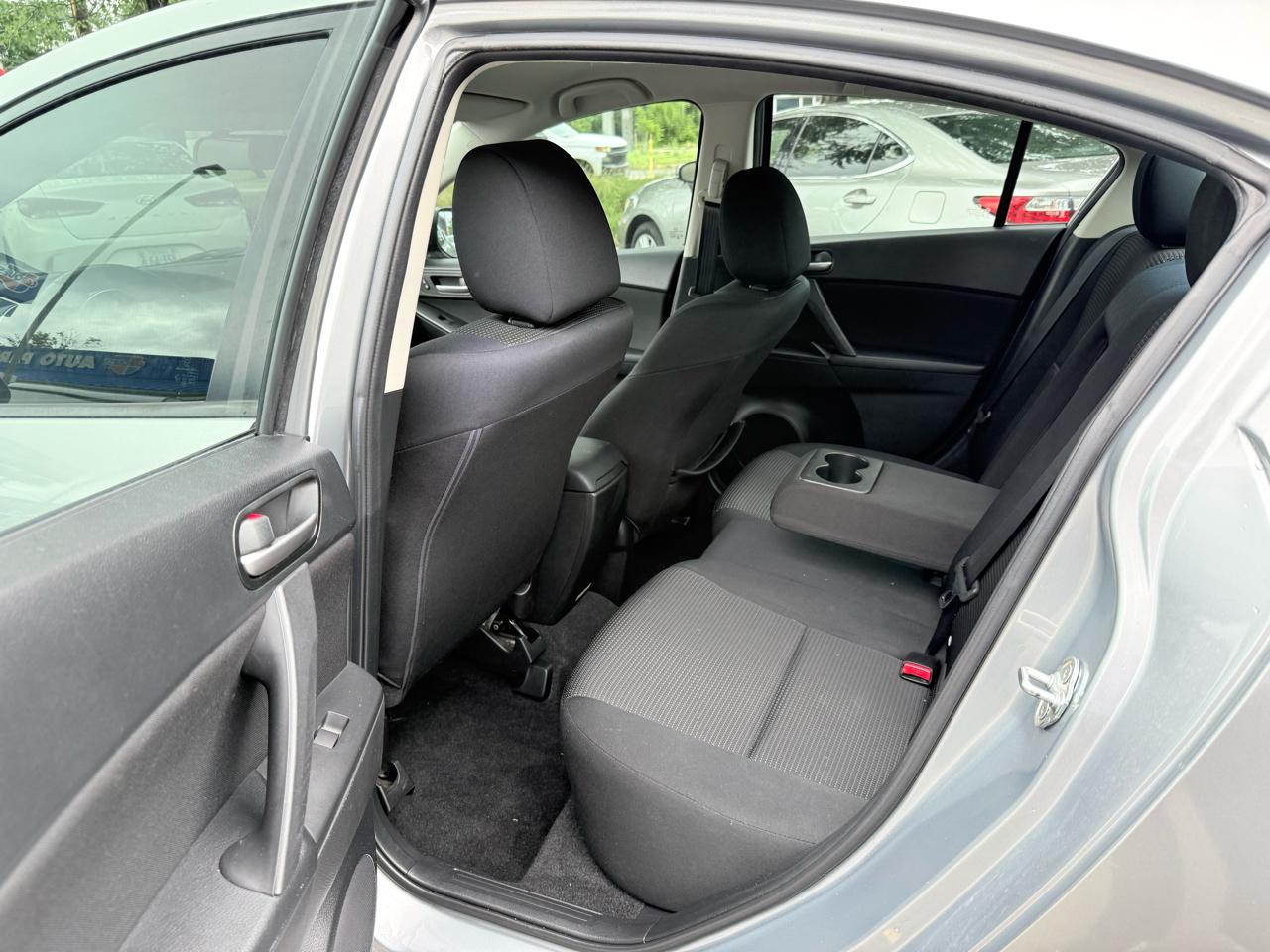 Mazda MAZDA3 i Touring 4-door 2012