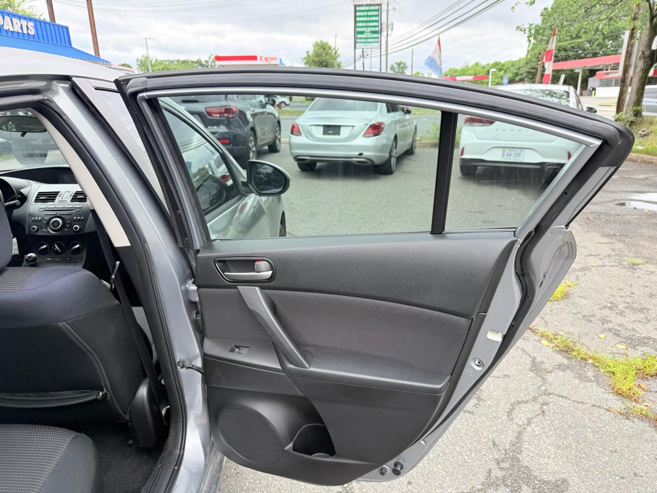 Mazda MAZDA3 i Touring 4-door 2012