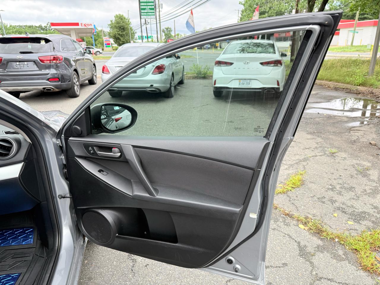 Mazda MAZDA3 i Touring 4-door 2012