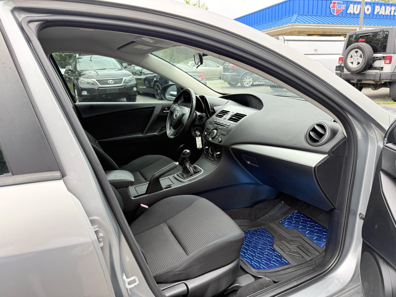 Mazda MAZDA3 i Touring 4-door 2012