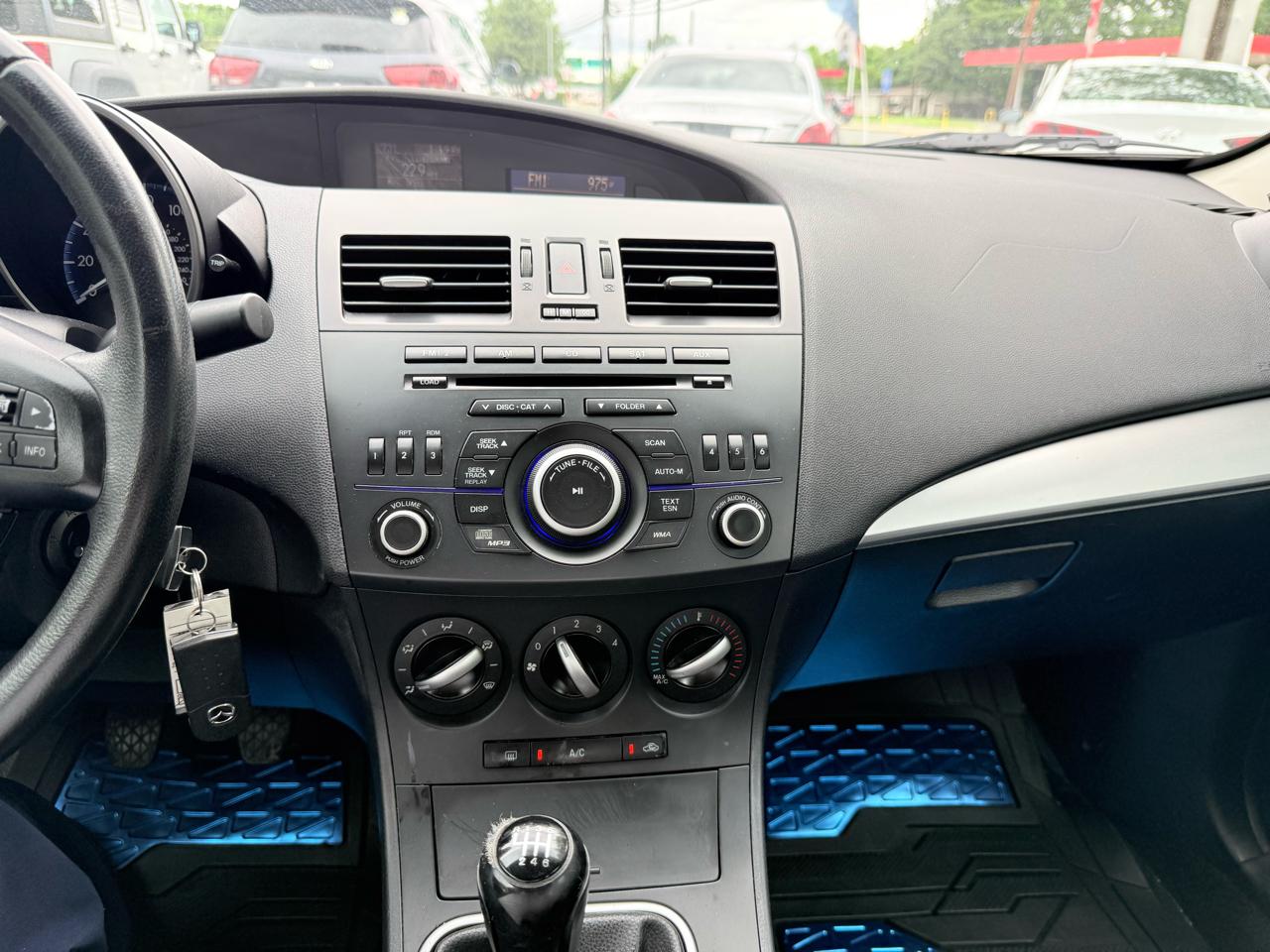Mazda MAZDA3 i Touring 4-door 2012