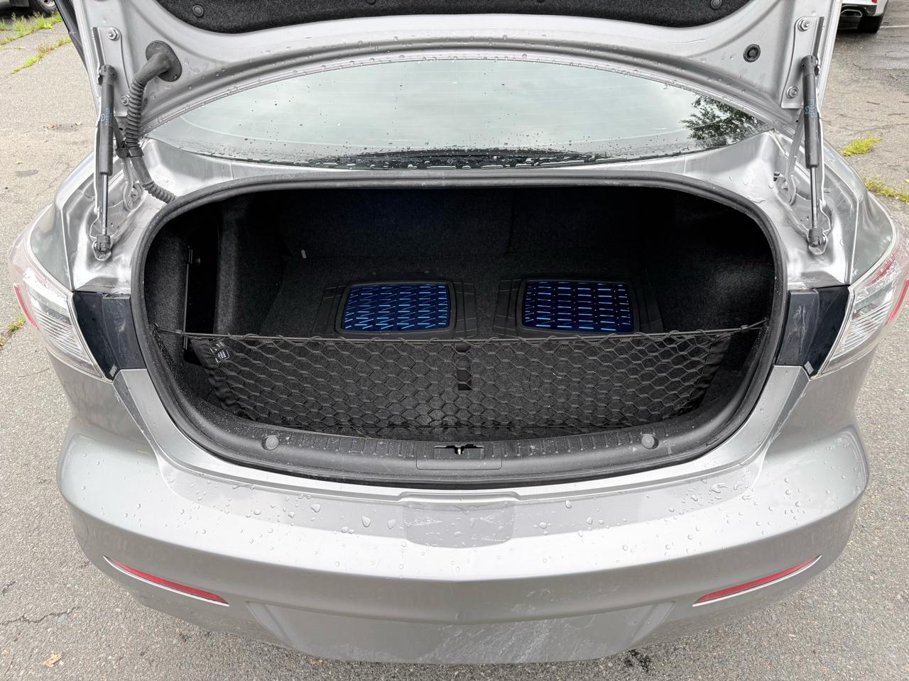 Mazda MAZDA3 i Touring 4-door 2012