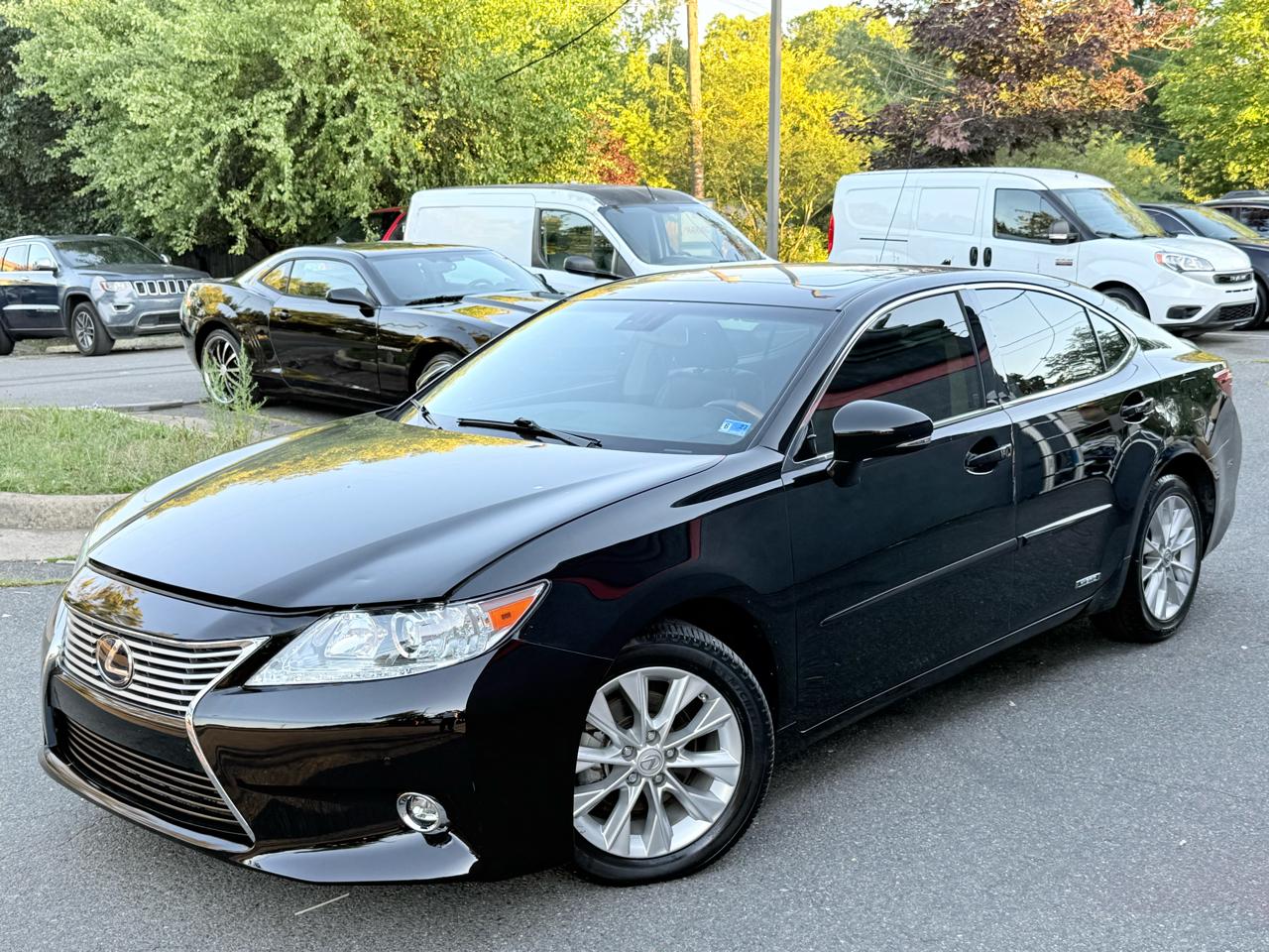 Lexus ES 300h Sedan 2013