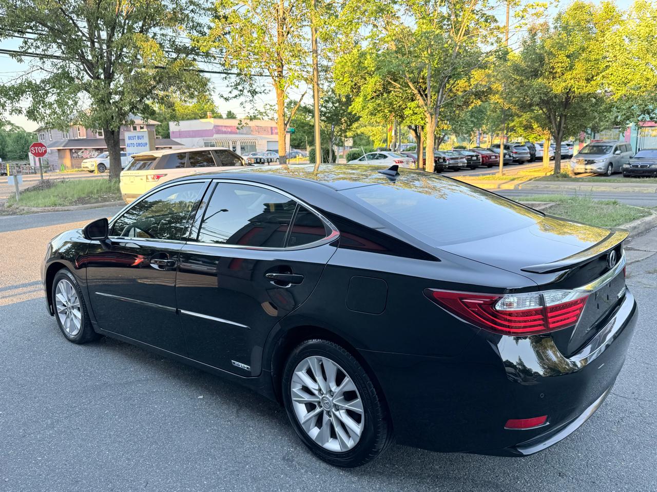 Lexus ES 300h Sedan 2013