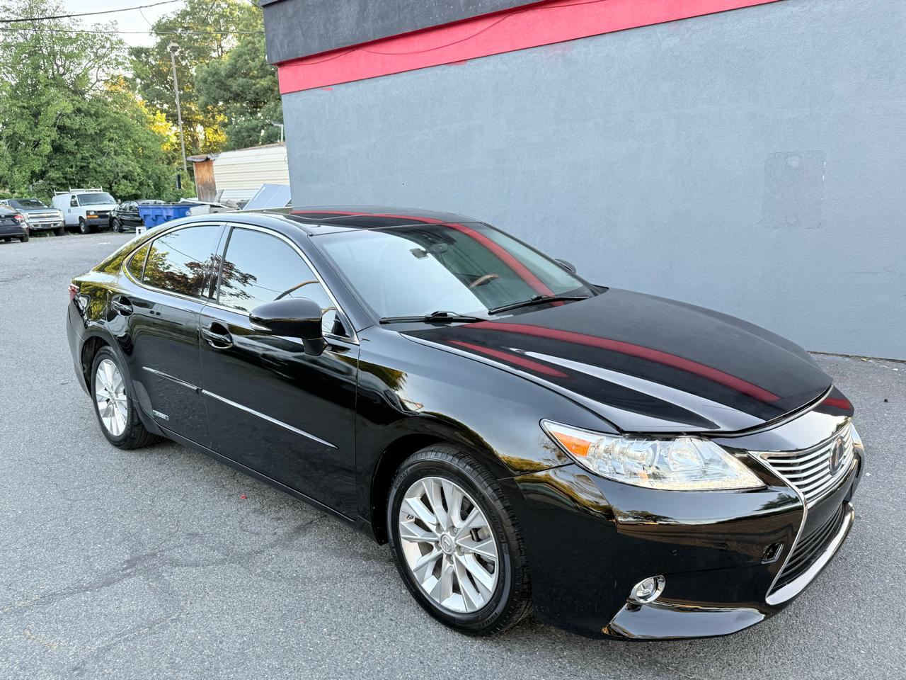 Lexus ES 300h Sedan 2013