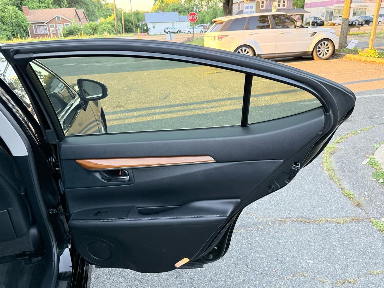 Lexus ES 300h Sedan 2013