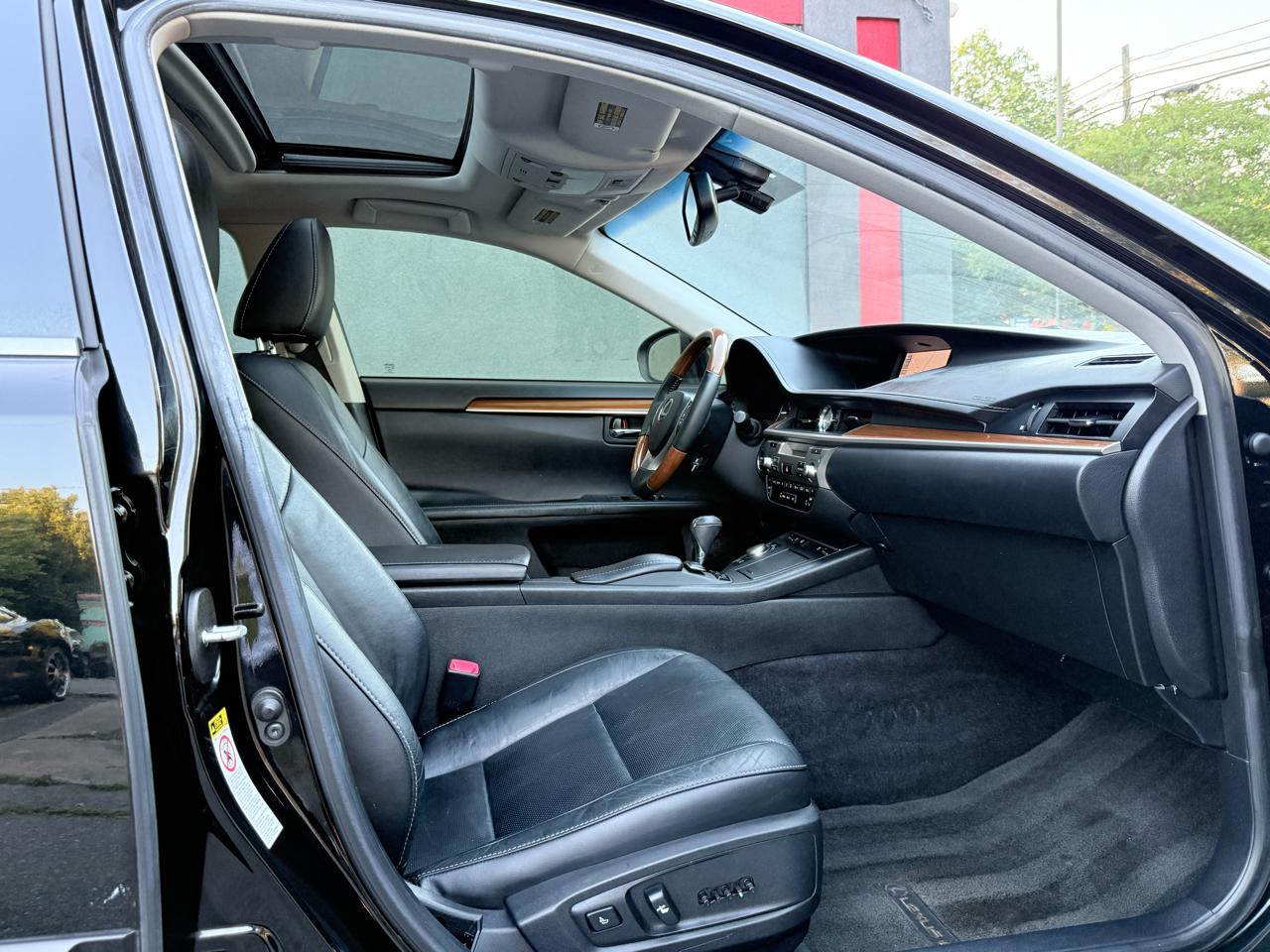 Lexus ES 300h Sedan 2013