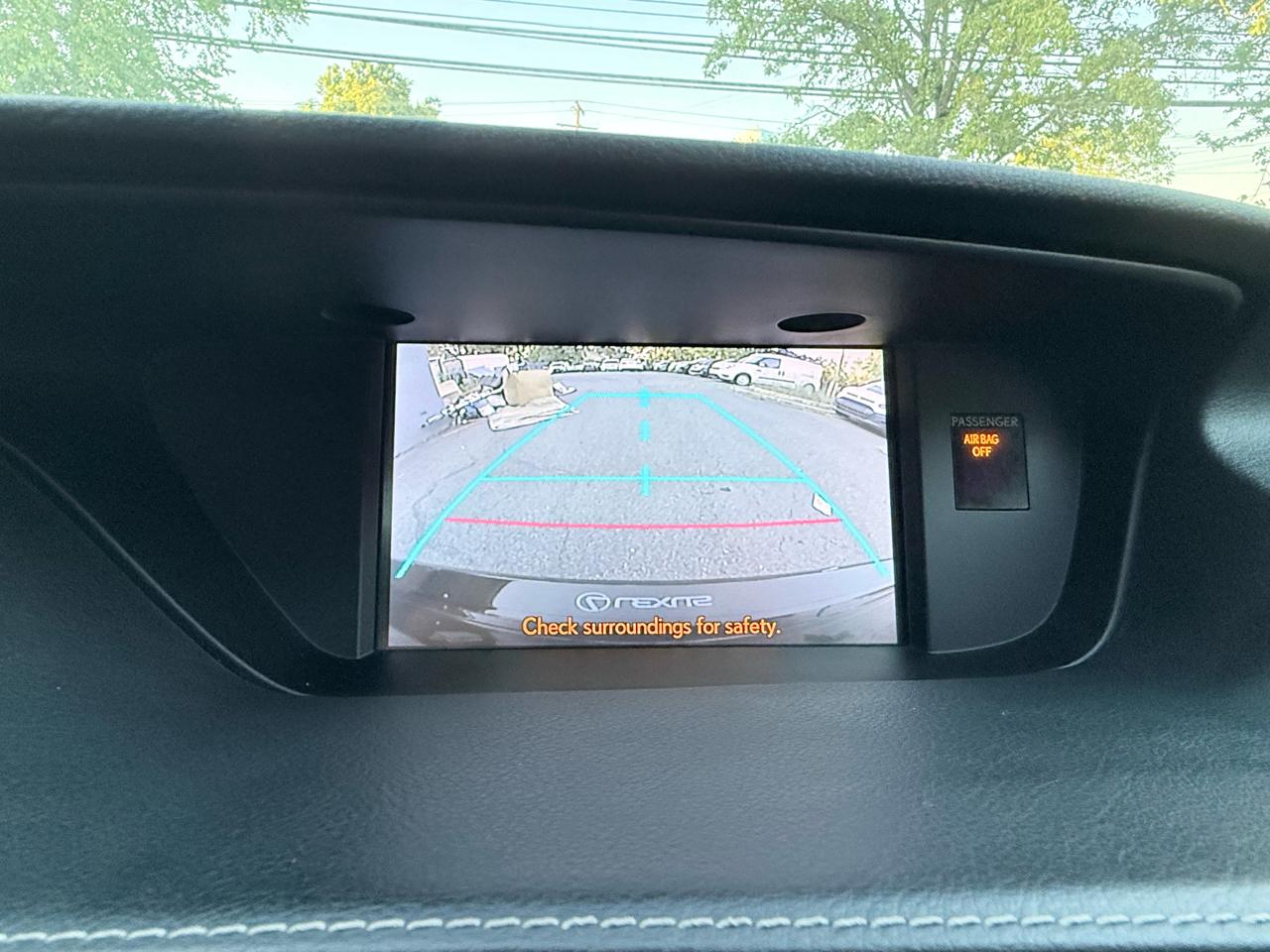 Lexus ES 300h Sedan 2013