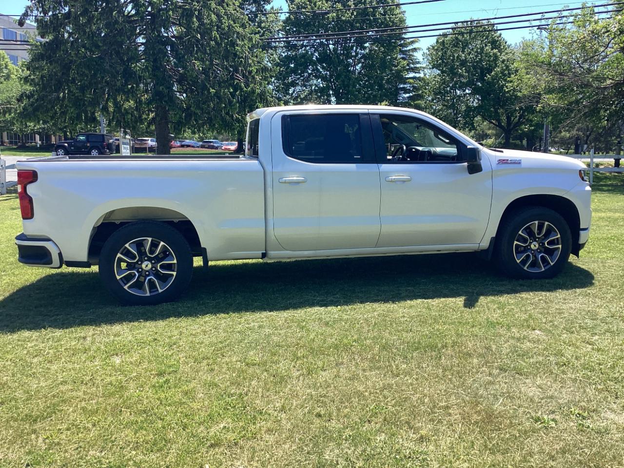 View vehicle photo 3