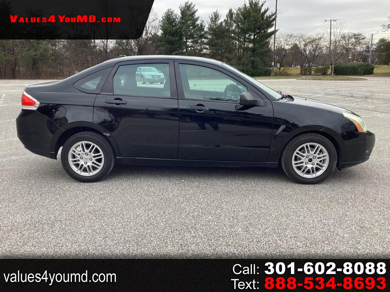 Ford Focus SE Sedan 2010