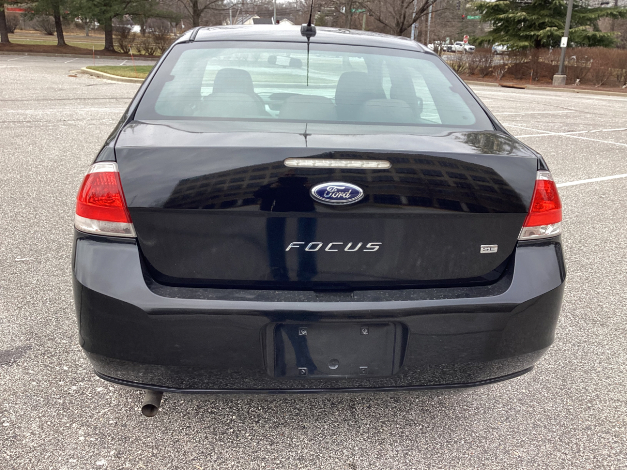 Ford Focus SE Sedan 2010