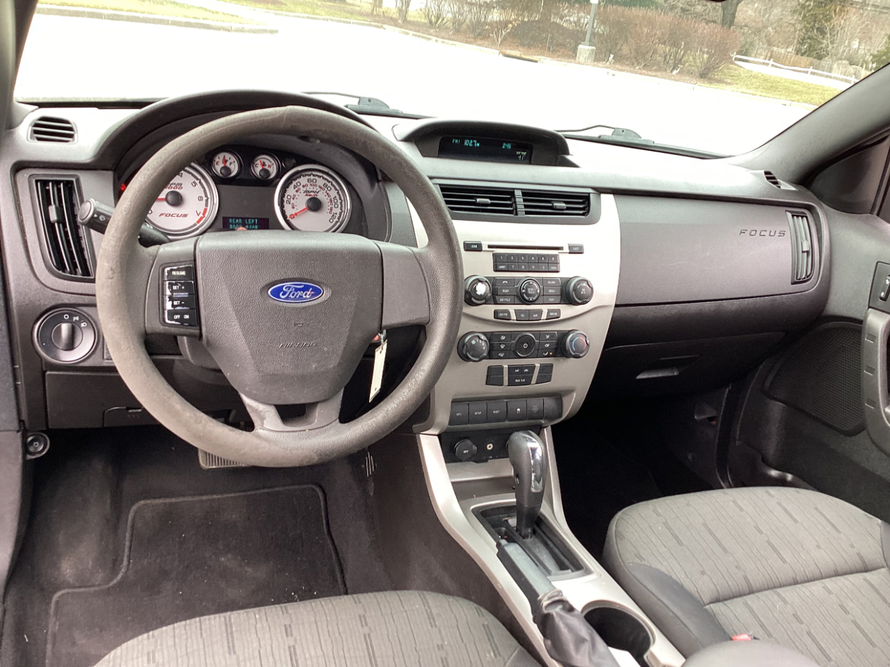 Ford Focus SE Sedan 2010