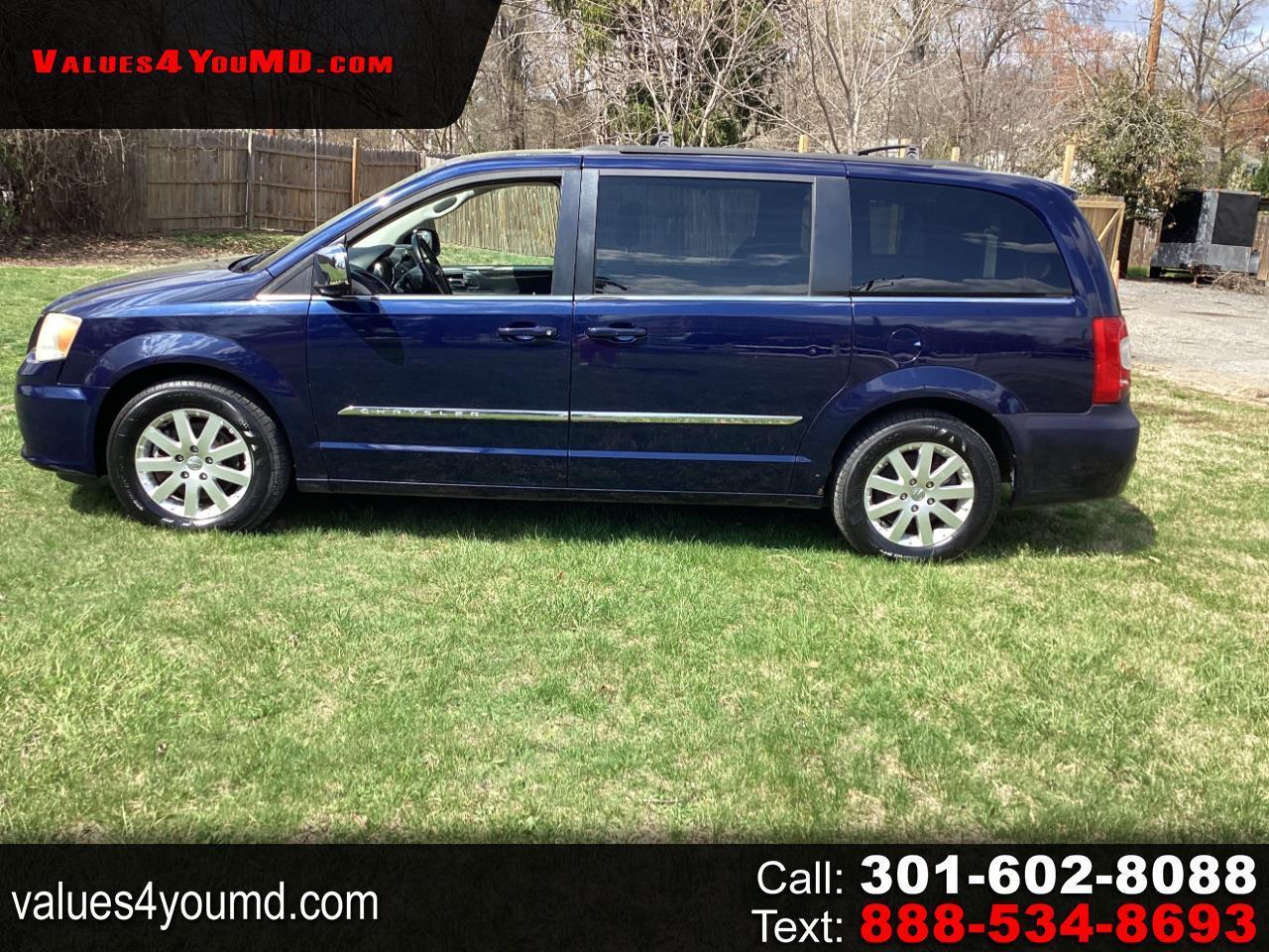 Chrysler Town & Country Touring-L 2012
