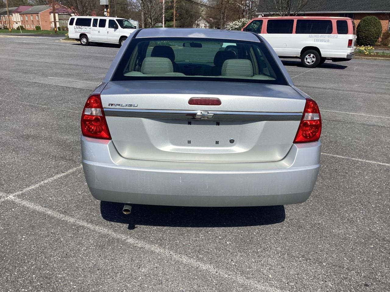 Chevrolet Malibu Base 2005