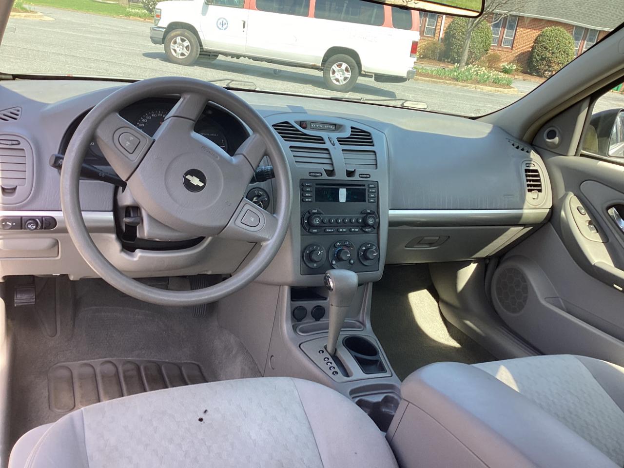 Chevrolet Malibu Base 2005