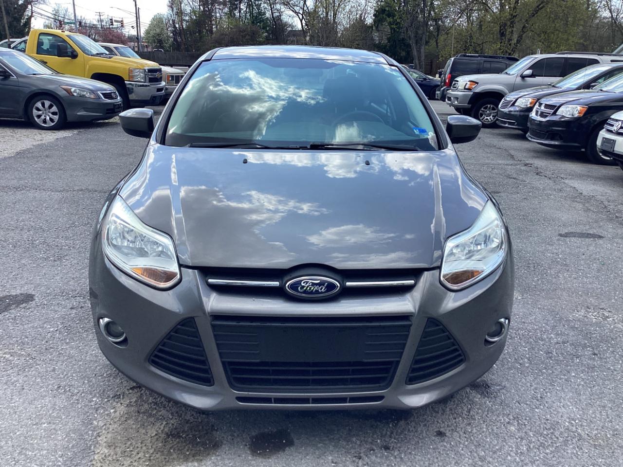 Ford Focus SE Sedan 2012