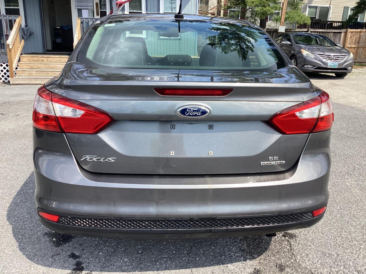 Ford Focus SE Sedan 2012