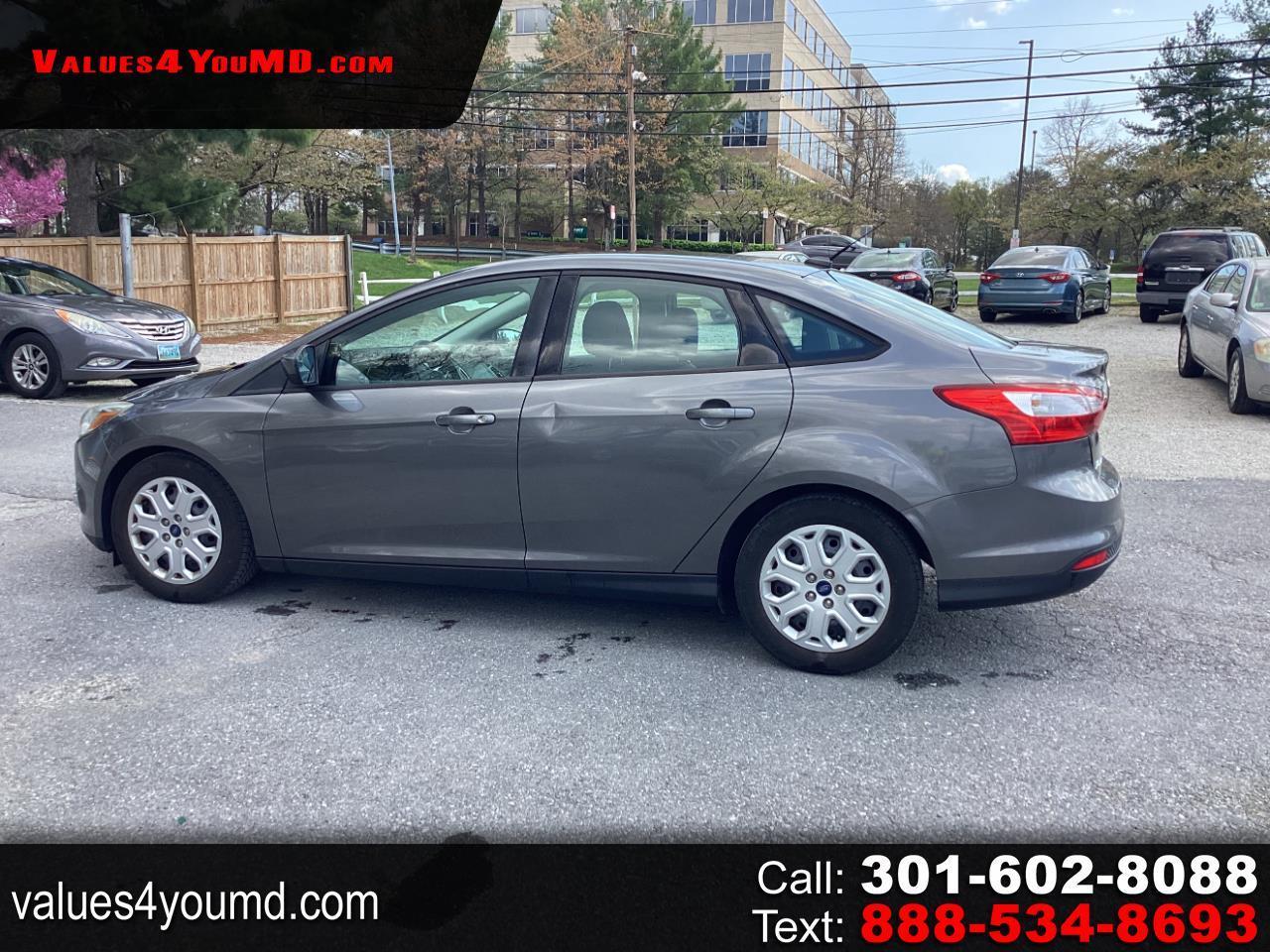 Ford Focus SE Sedan 2012