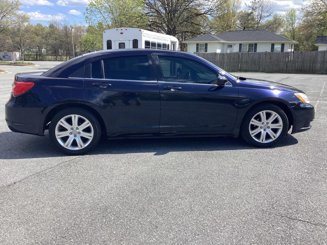 Chrysler 200 Touring 2012