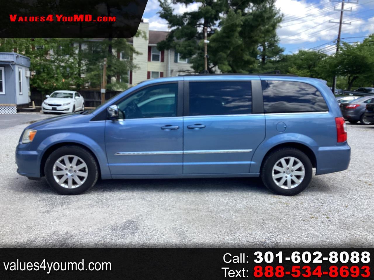 Chrysler Town & Country Touring-L 2012