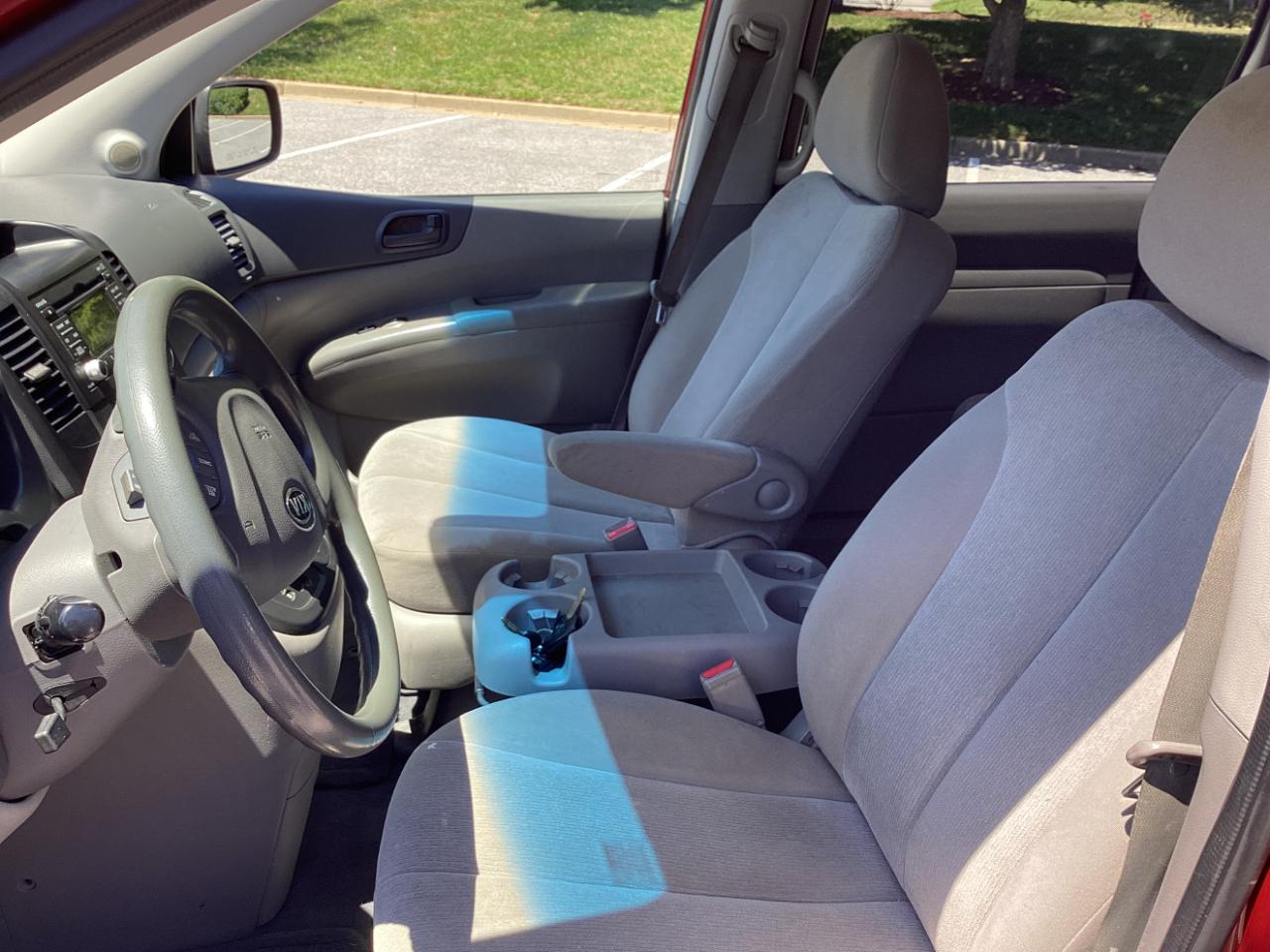 Kia Sedona LX LWB 2010
