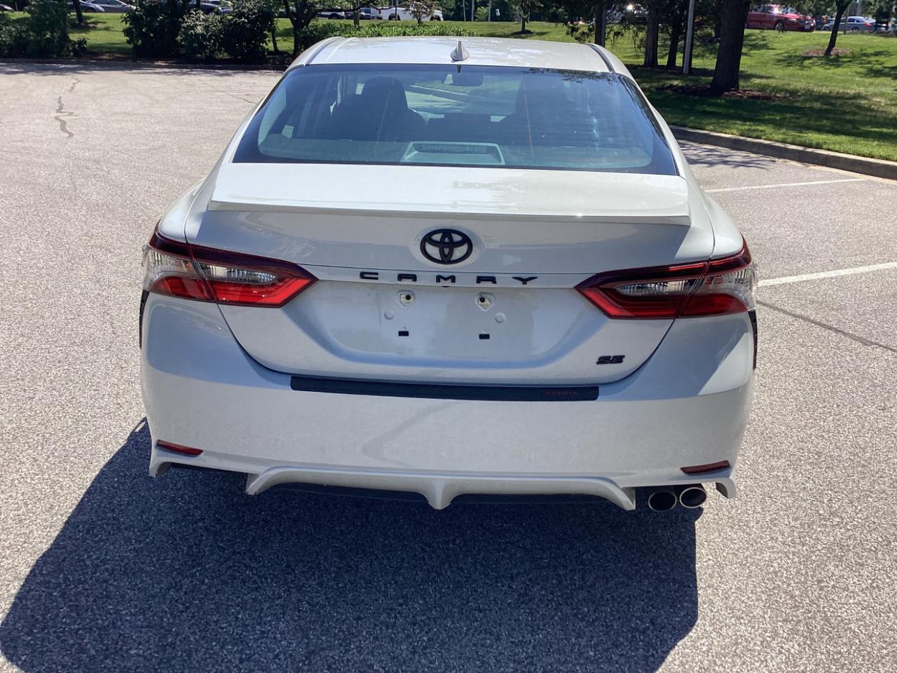 Toyota Camry SE 2022