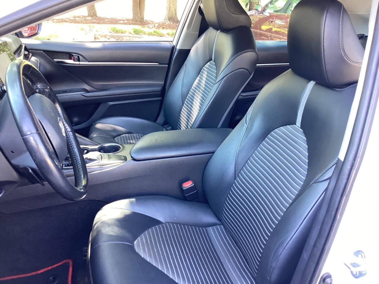 Toyota Camry SE 2022
