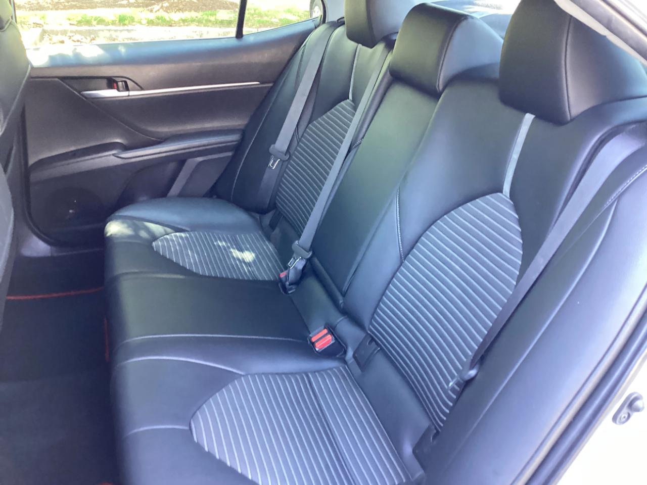 Toyota Camry SE 2022