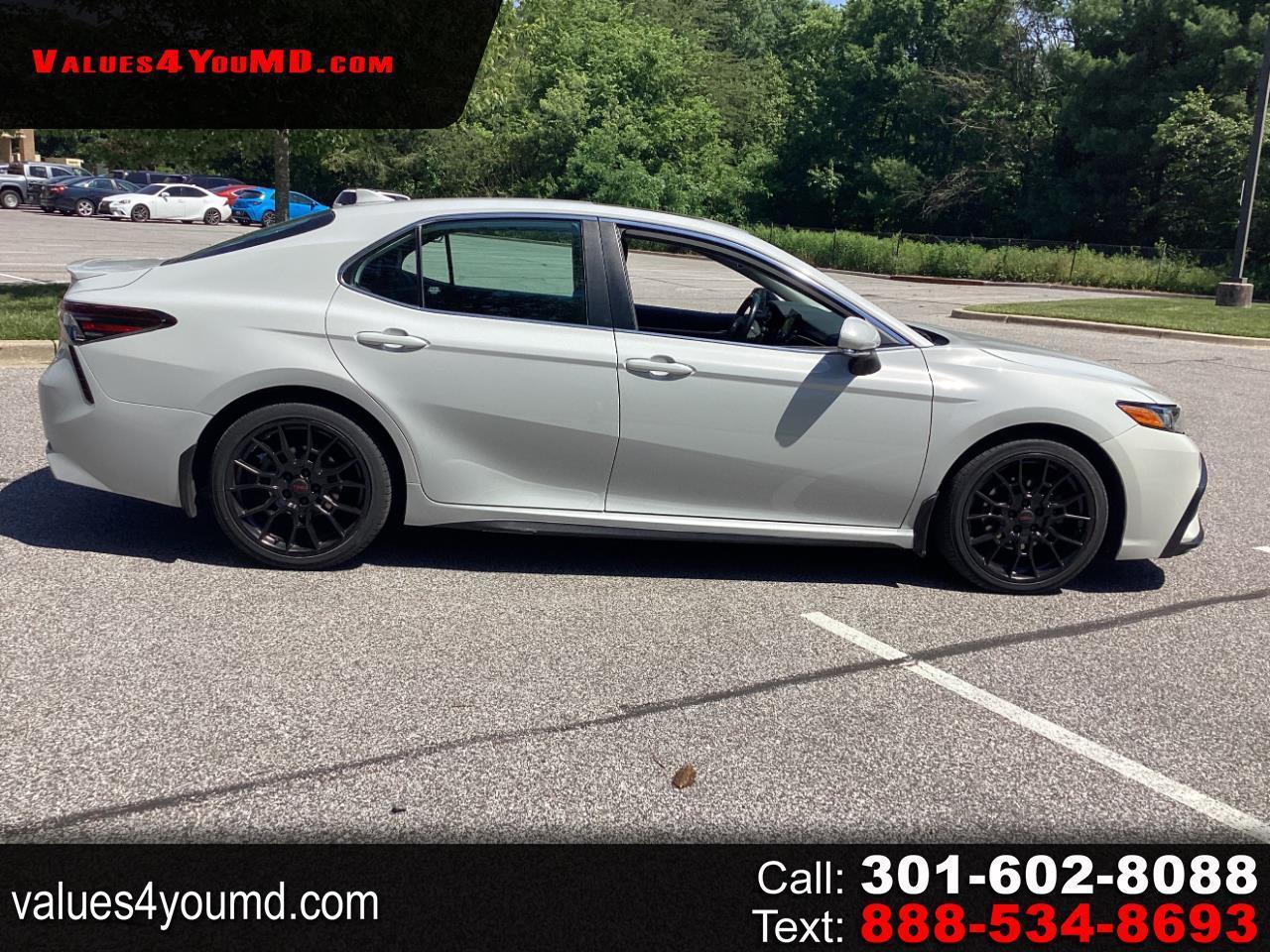 Toyota Camry SE 2022