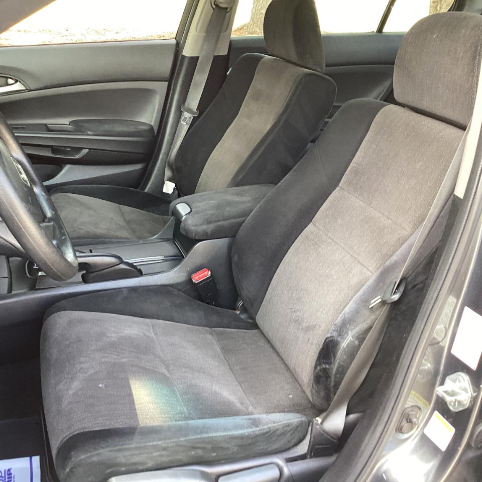 Honda Accord LX sedan AT 2009