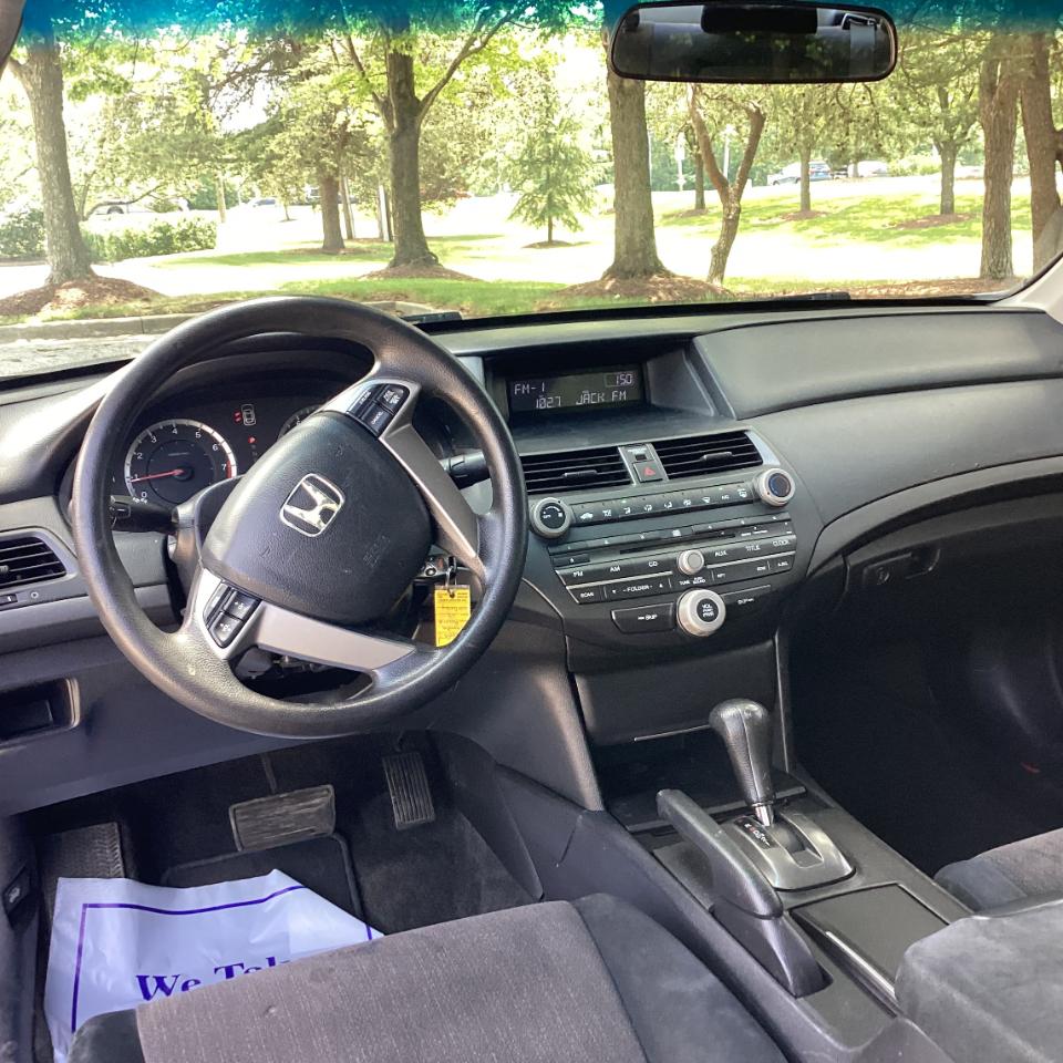 Honda Accord LX sedan AT 2009