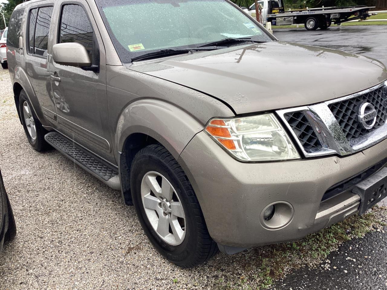 Nissan Pathfinder SE 2WD 2008