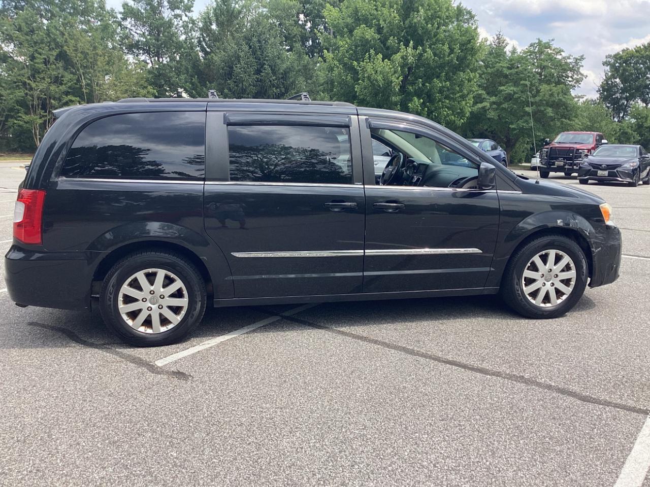 Chrysler Town & Country Touring 2013