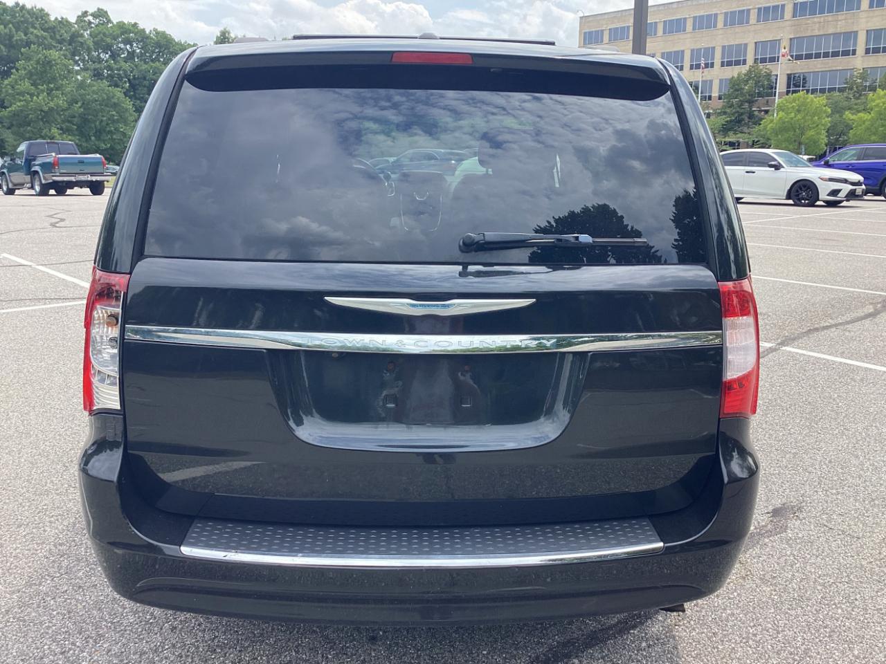 Chrysler Town & Country Touring 2013