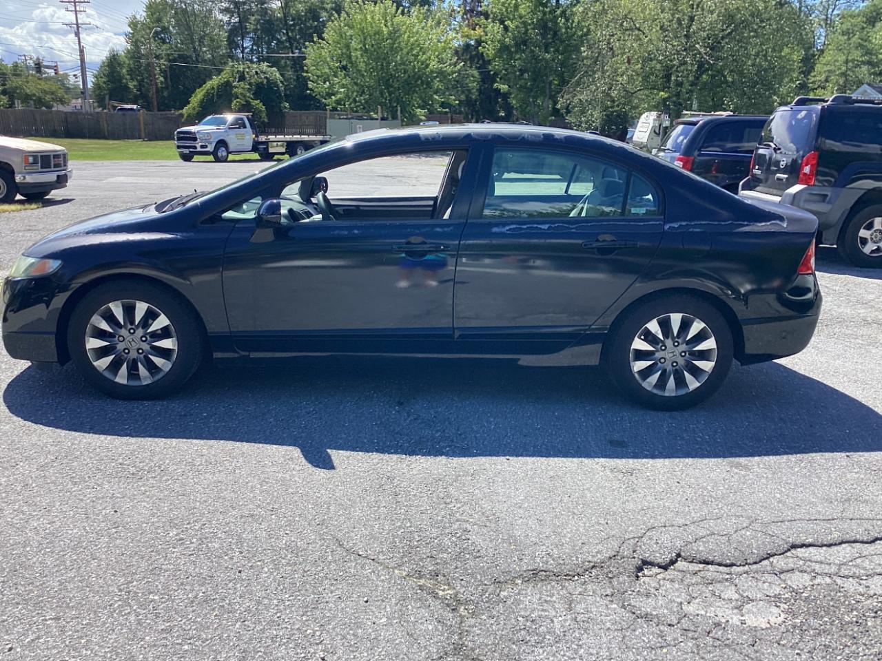 Honda Civic EX Sedan 5-Speed MT 2009
