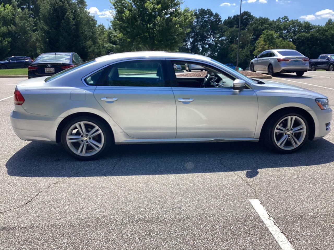 Volkswagen Passat 4dr Sdn 2.5L Auto SE PZEV *Ltd Avail* 2014