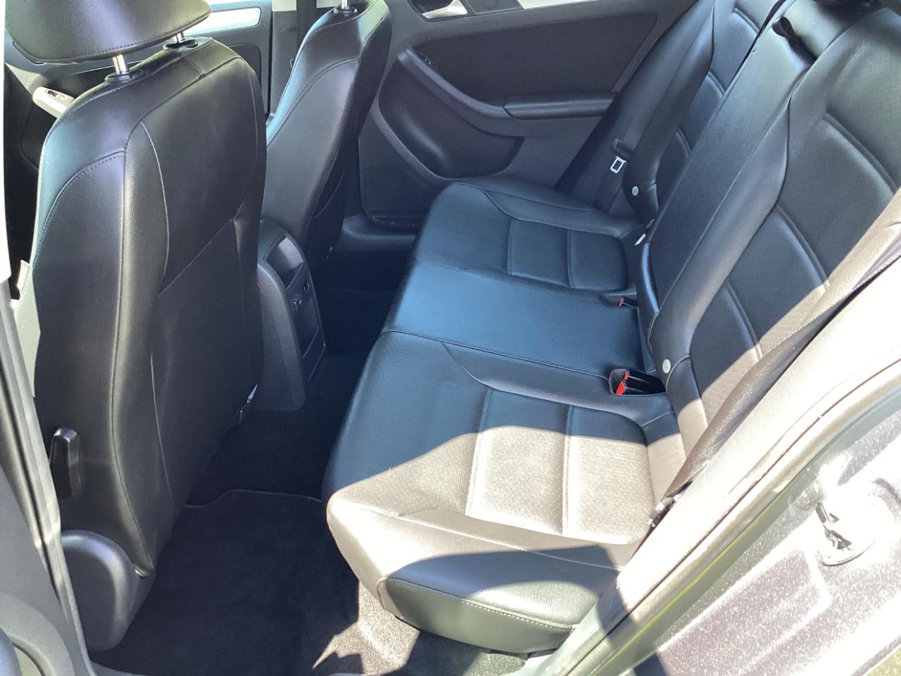 Volkswagen Jetta Sedan 4dr Auto SE 2013